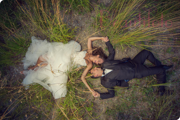 Artistic portrait of the bride and groom by Beautifoto